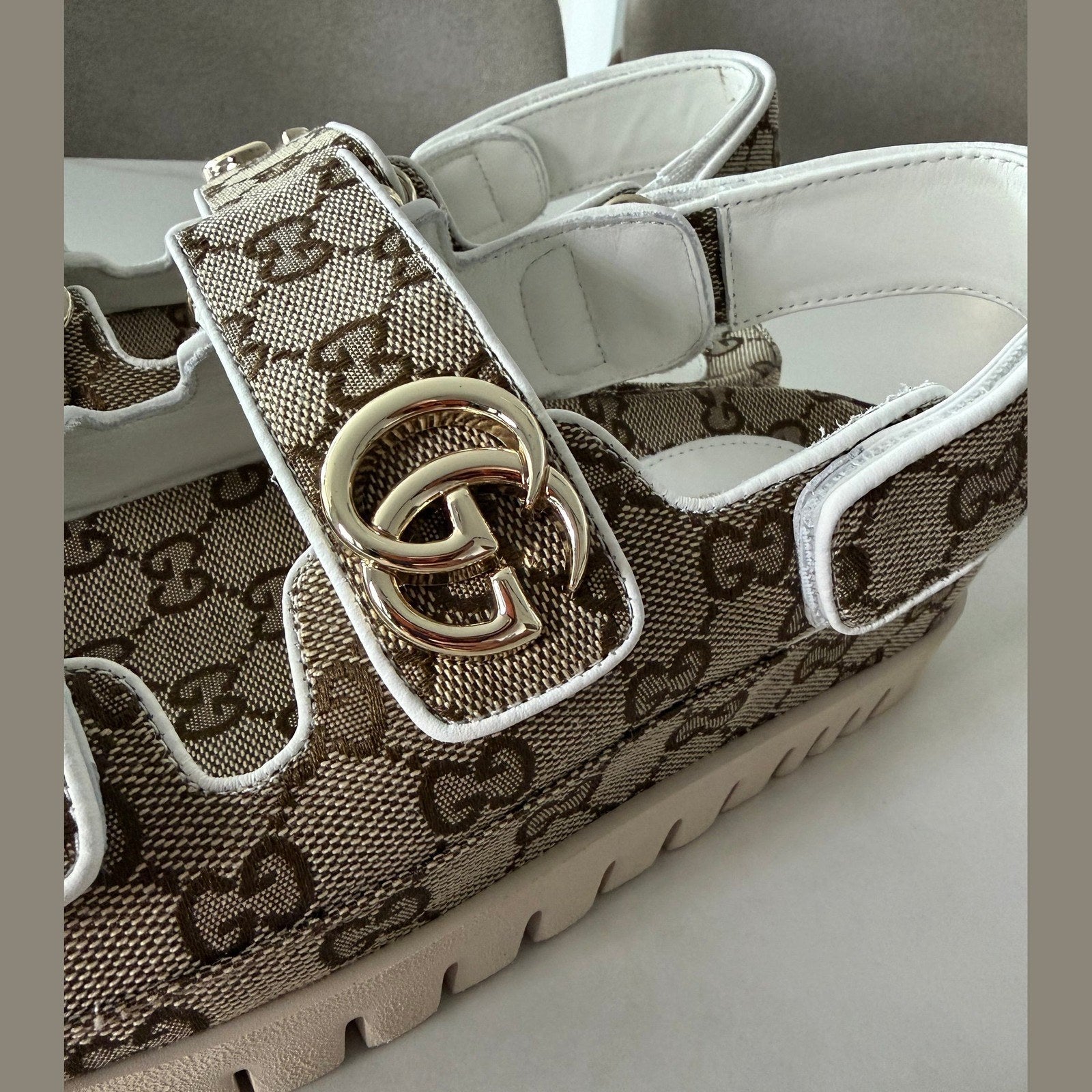 Image of GUCCI sandals במלאי