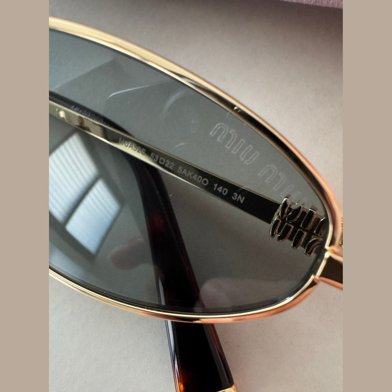 מיו מיו משקפי שמש