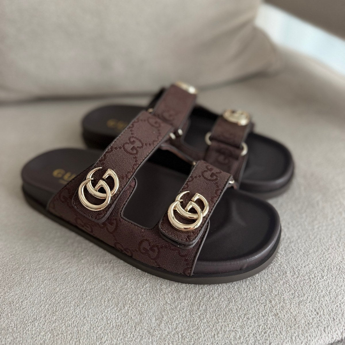 Image of Gucci sandals במלאי