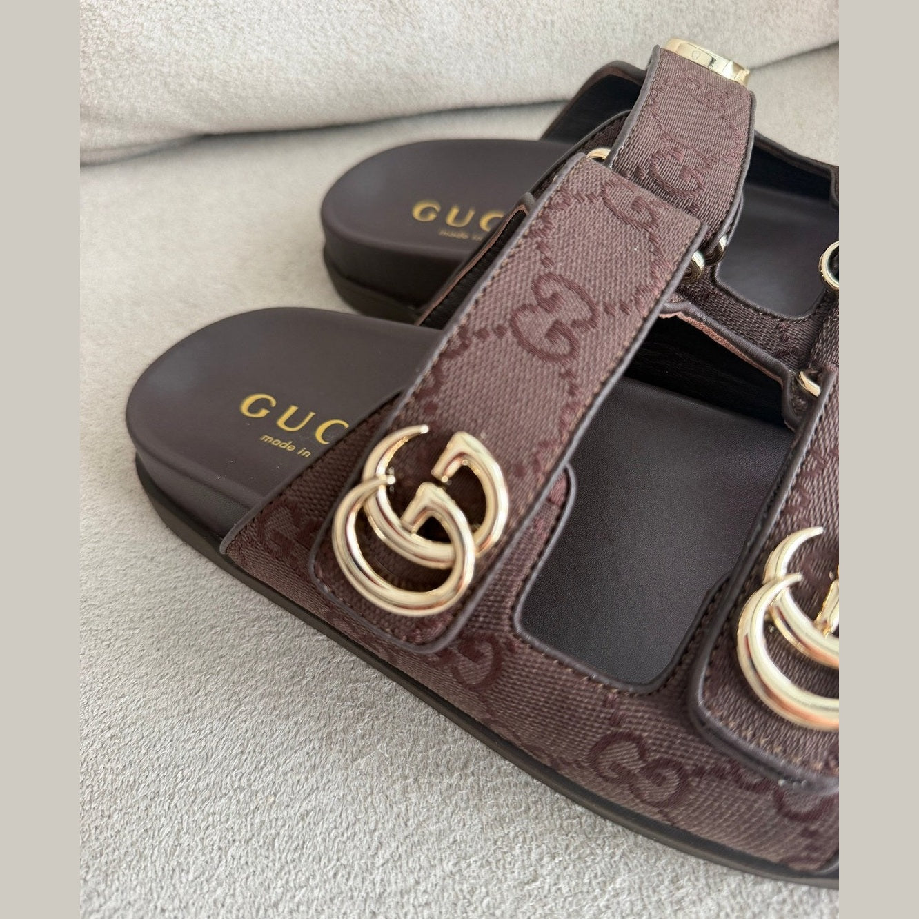 Gucci sandals במלאי