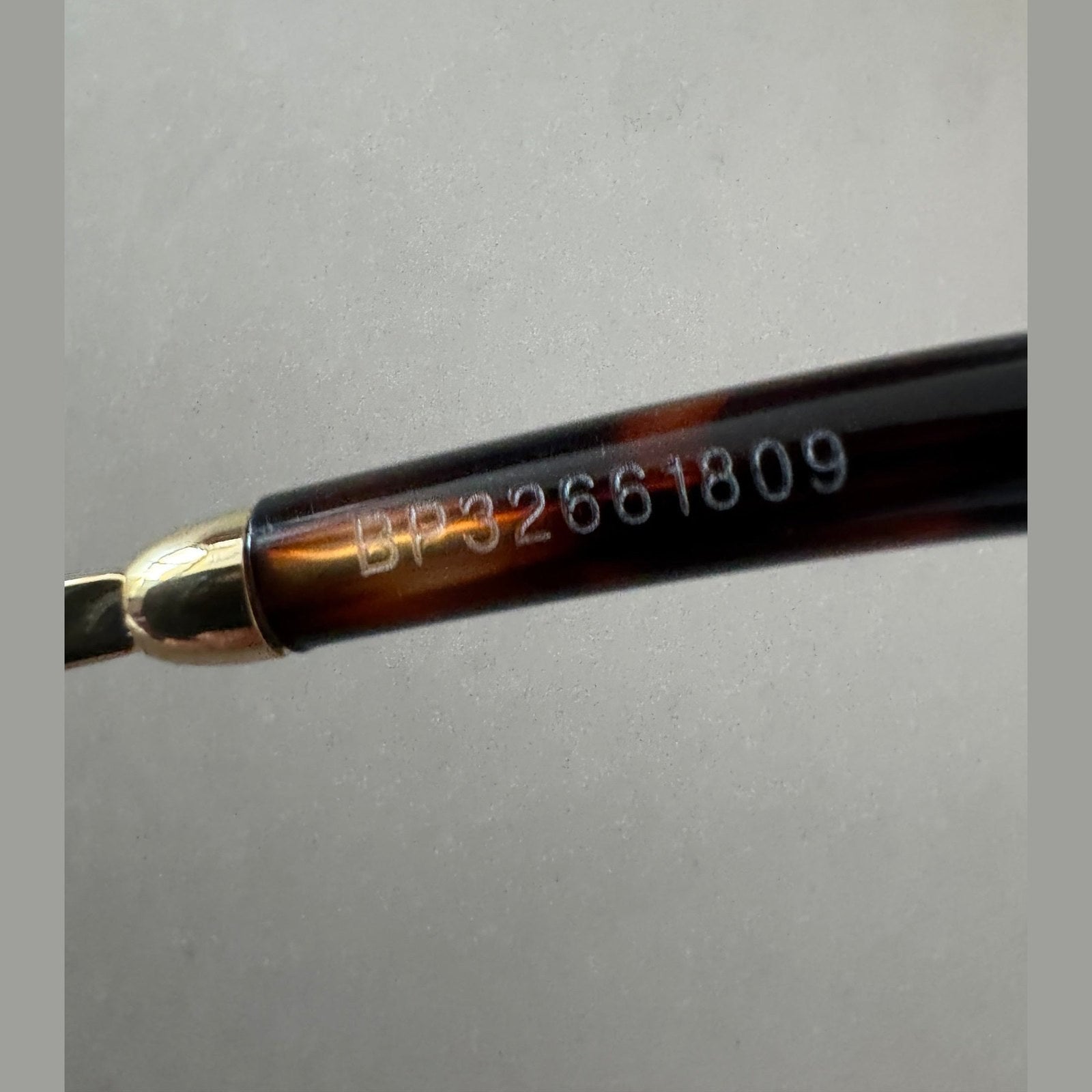 מיו מיו Oval