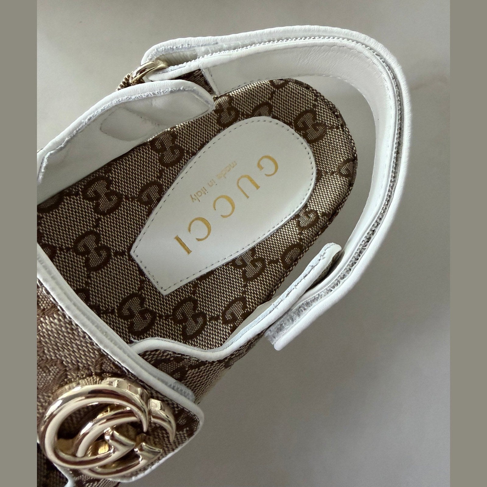 GUCCI sandals במלאי
