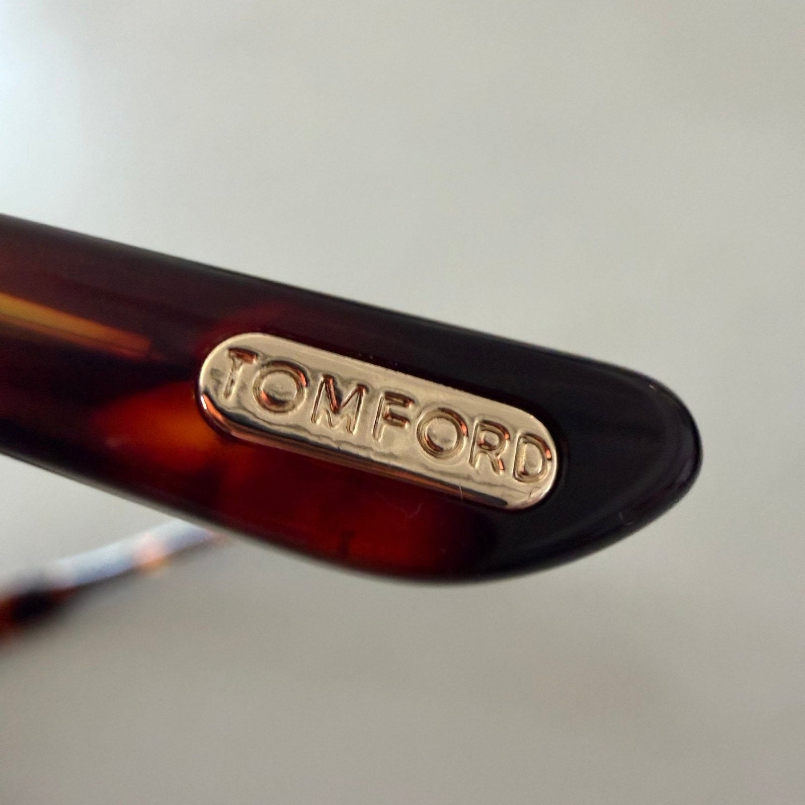 משקפי שמש TOM FORD