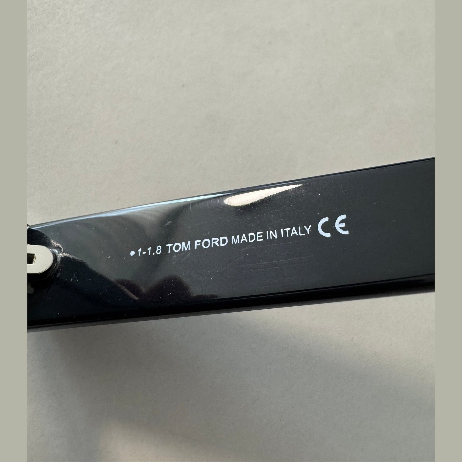 משקפי שמש TOM FORD