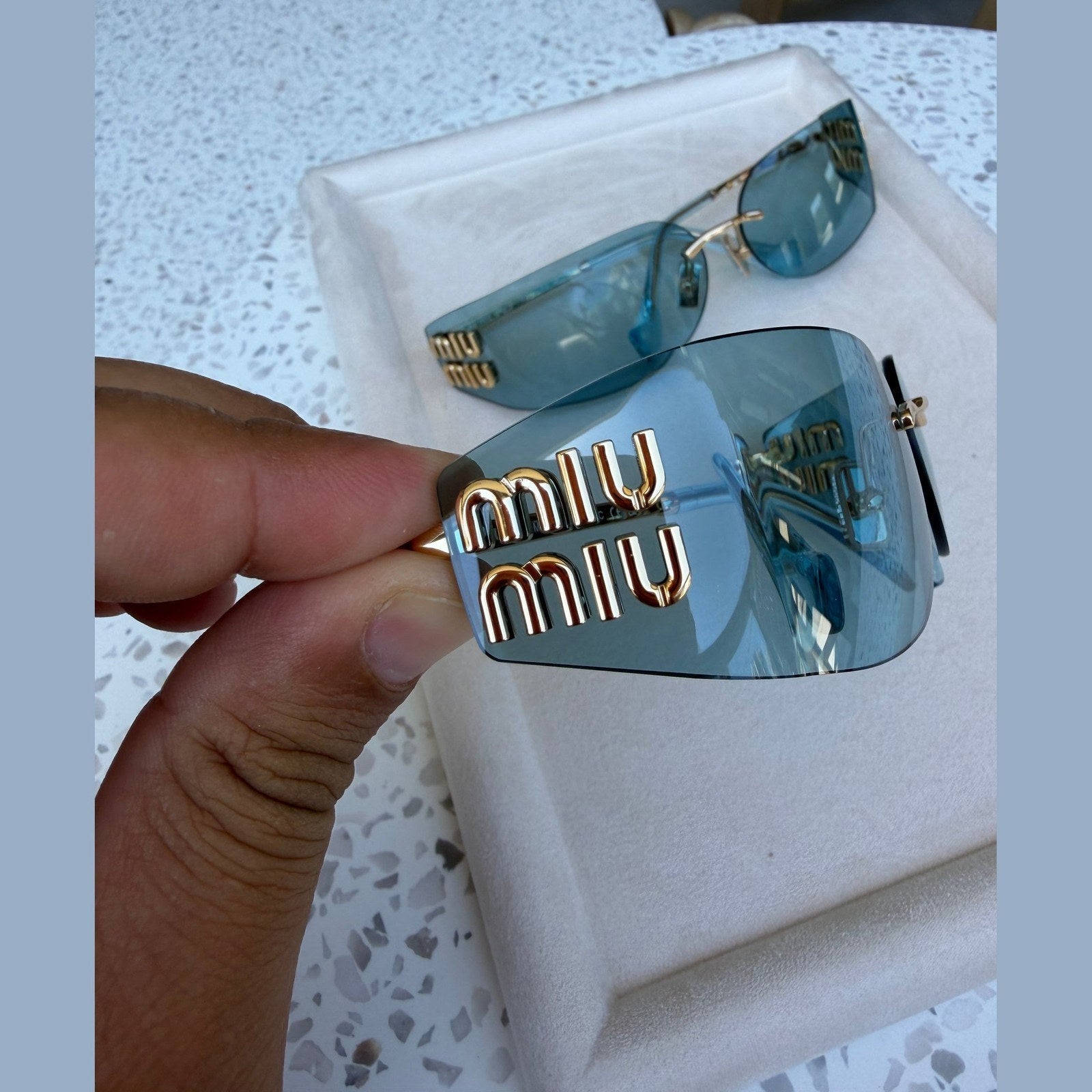 Image of מיו מיו מסך צר במלאי