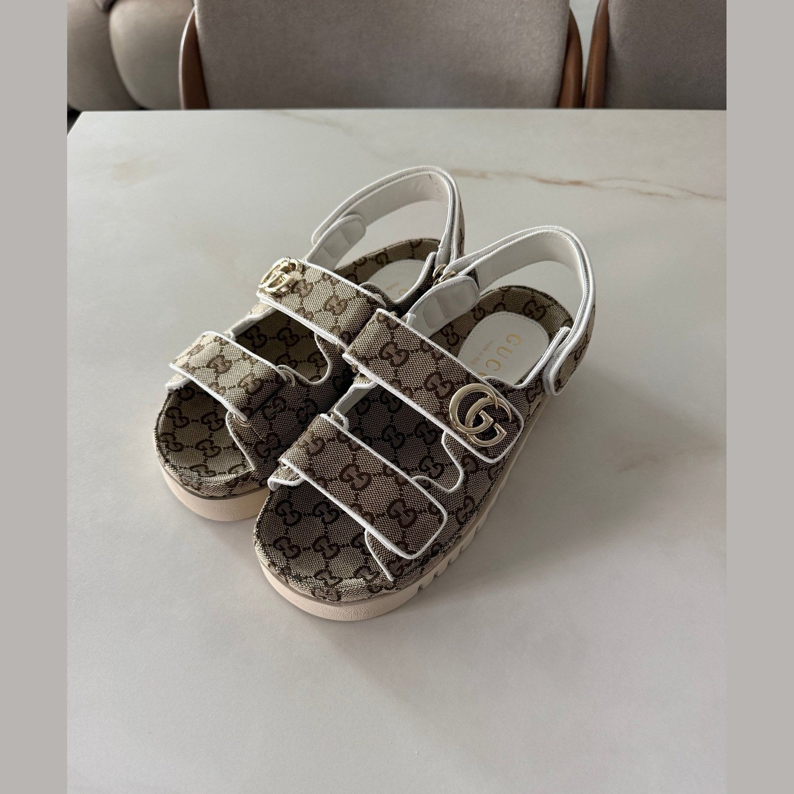 GUCCI sandals במלאי