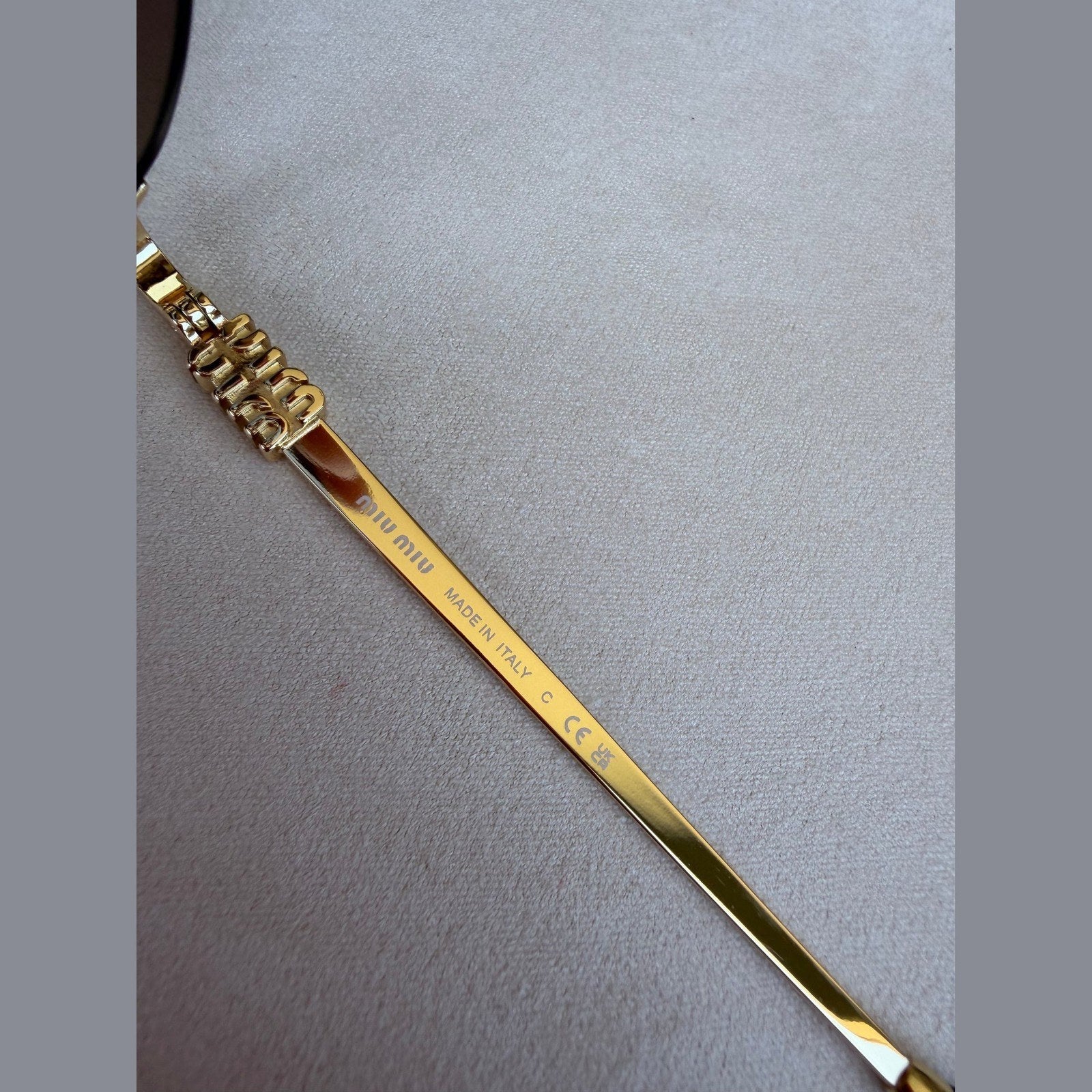 Image of מיו מיו Oval