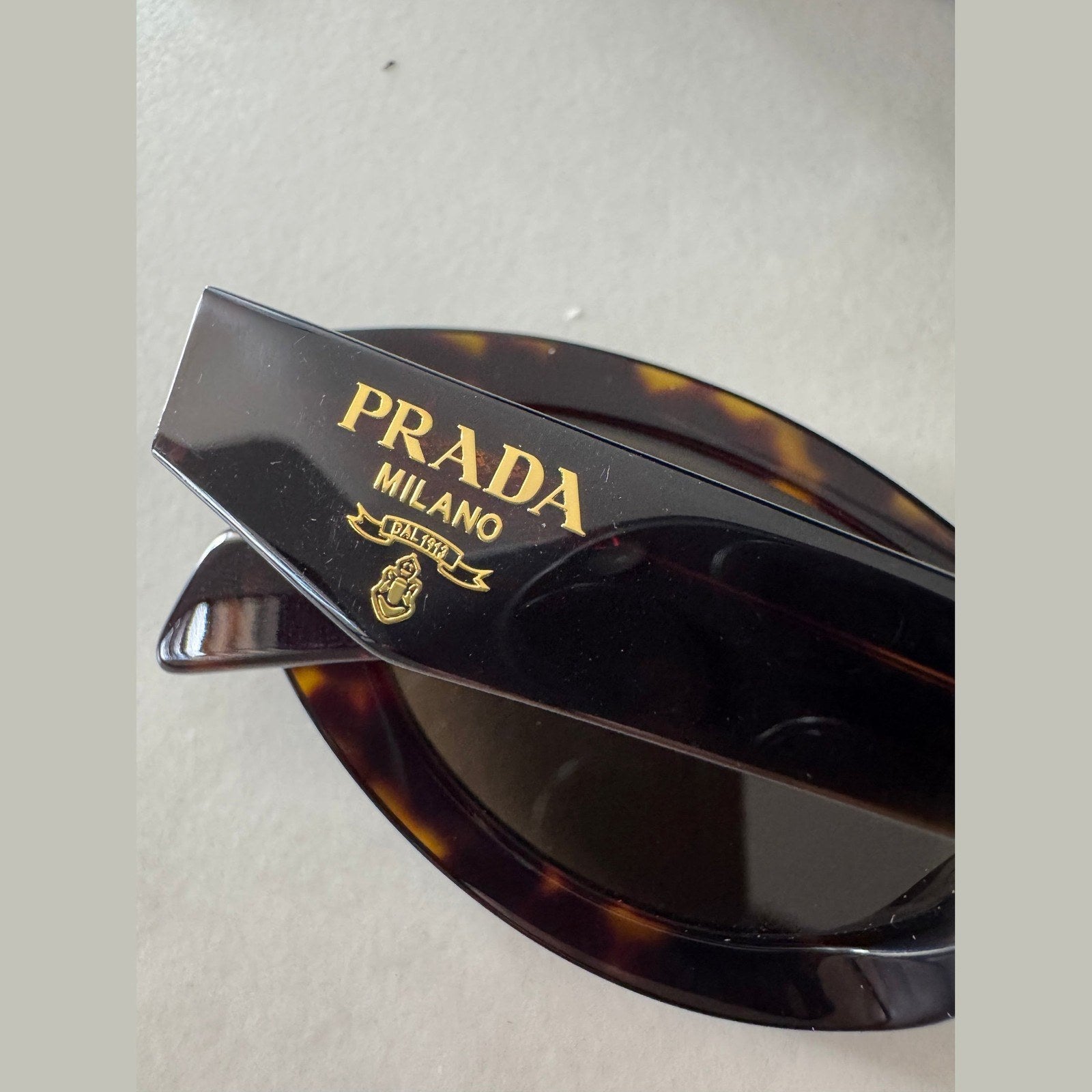Image of PRADA - משקפי שמש לוגו