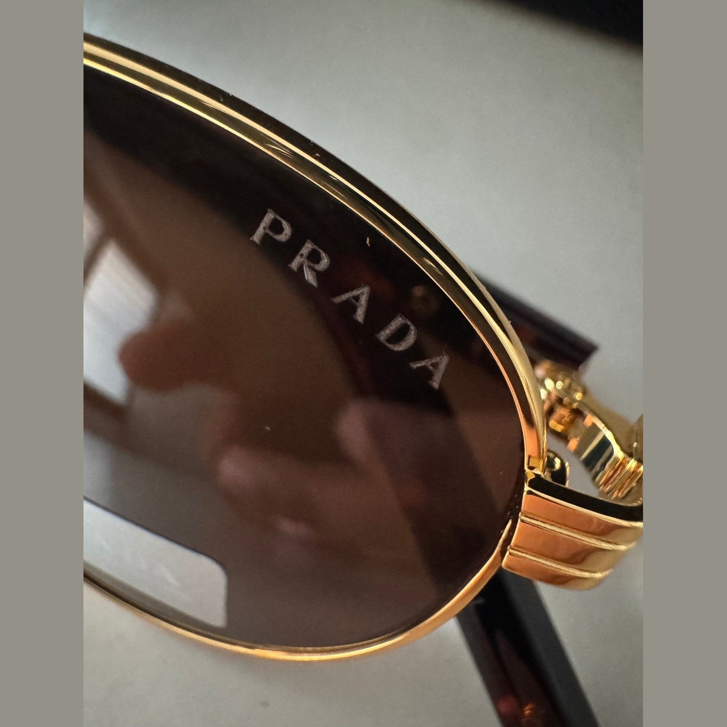 Image of PRADA - משקפי שמש לוגו