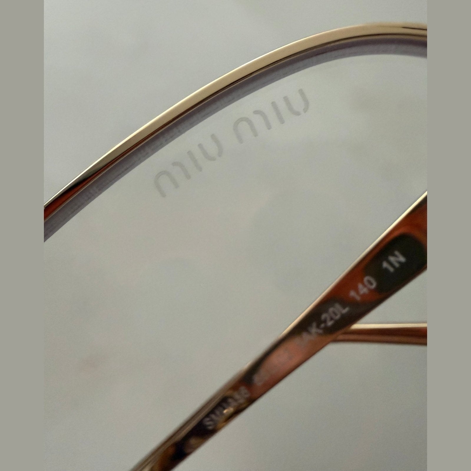 Image of מיו מיו משקפי שמש