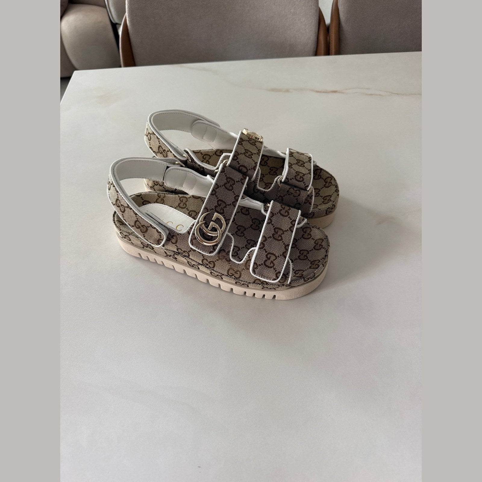 GUCCI sandals במלאי