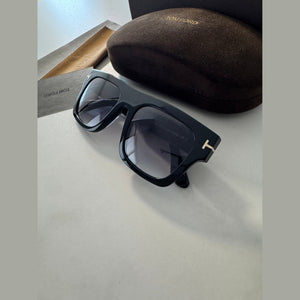 משקפי שמש TOM FORD