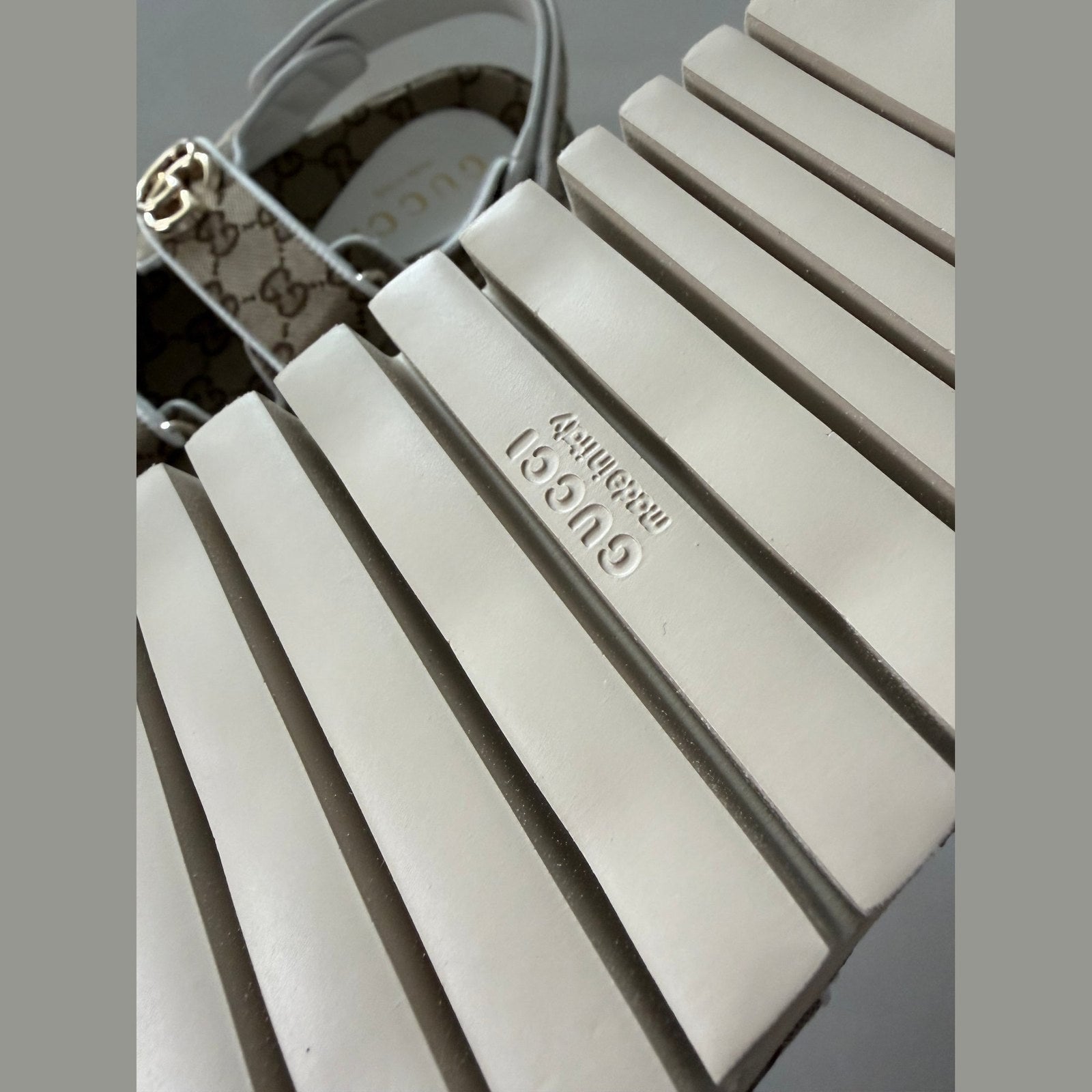 Image of GUCCI sandals במלאי