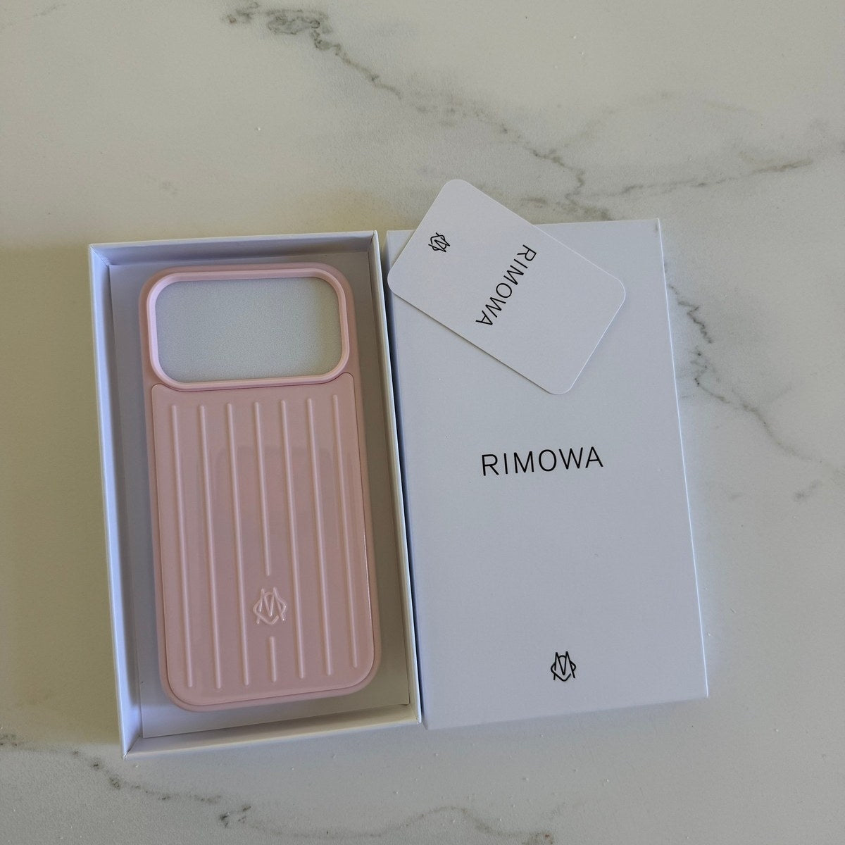 RIMOWA  מגן אייפון 17 פרו מקס ורוד