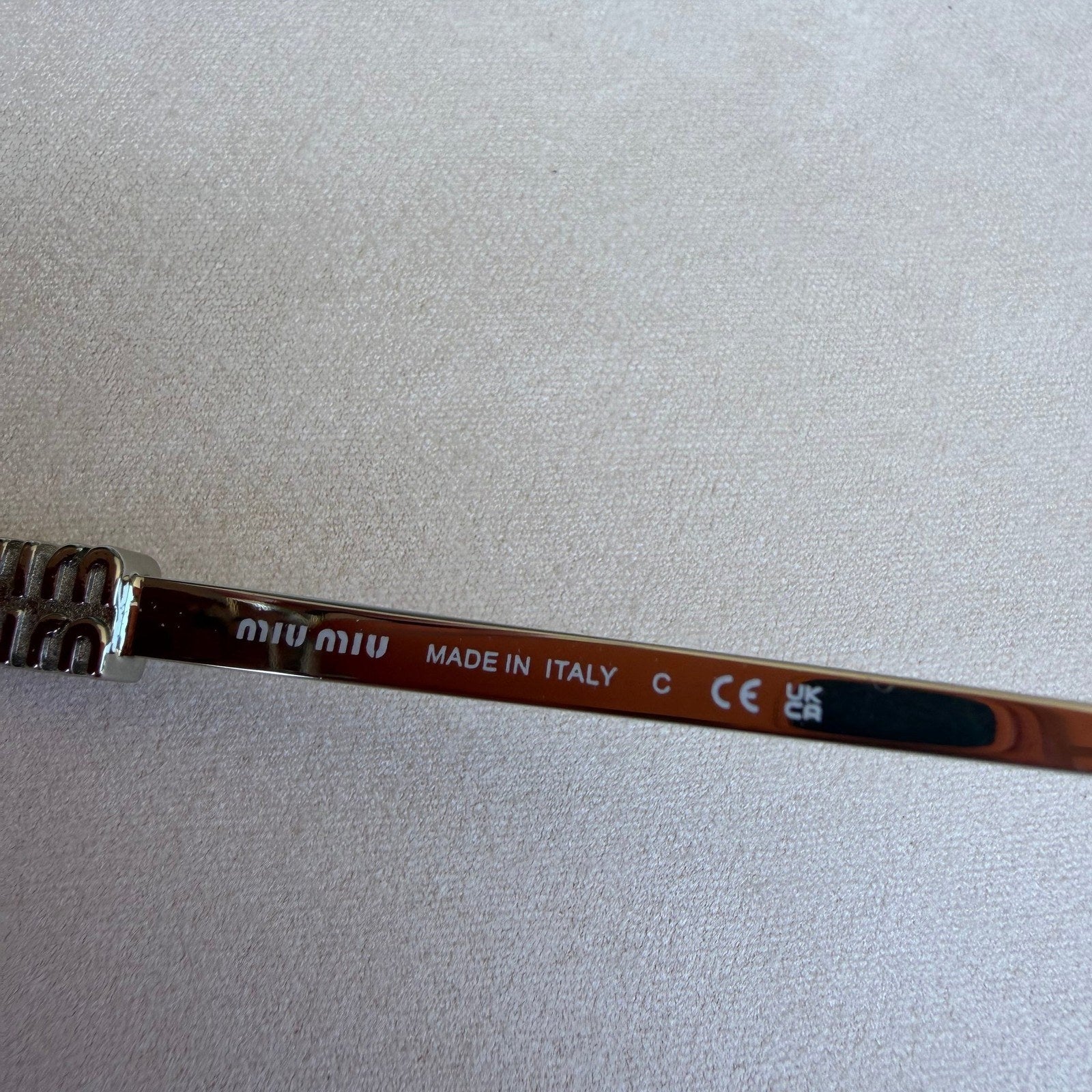 Image of מיו מיו Oval במלאי