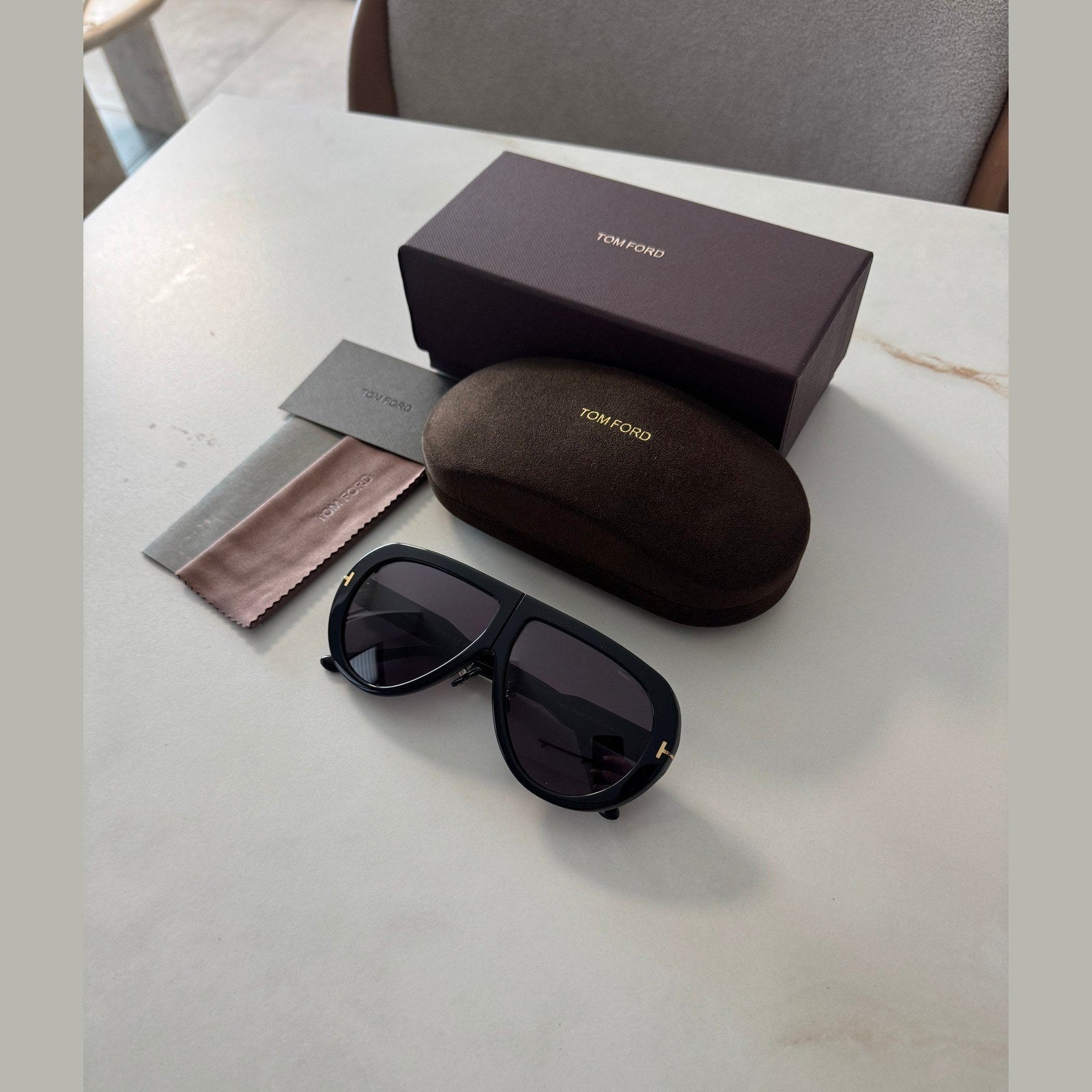 משקפי שמש TOM FORD
