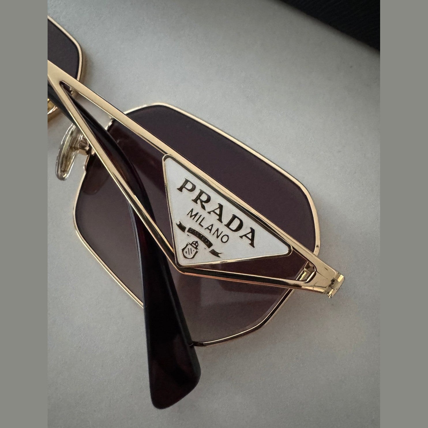 Image of PRADA - משקפי שמש לוגו