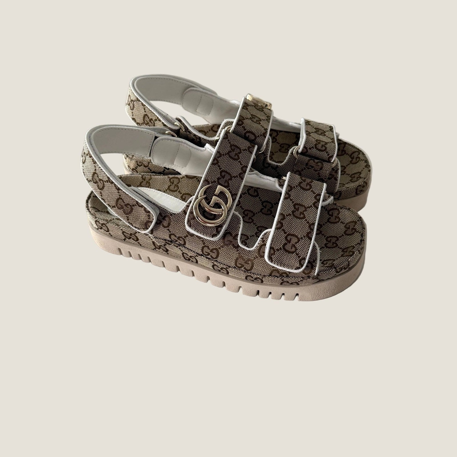 GUCCI sandals במלאי