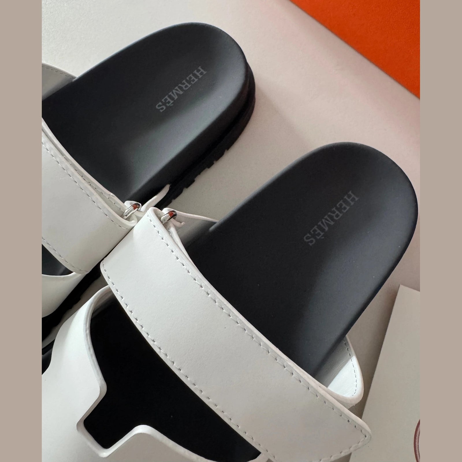 Image of Hermes chypre סנדל לבן