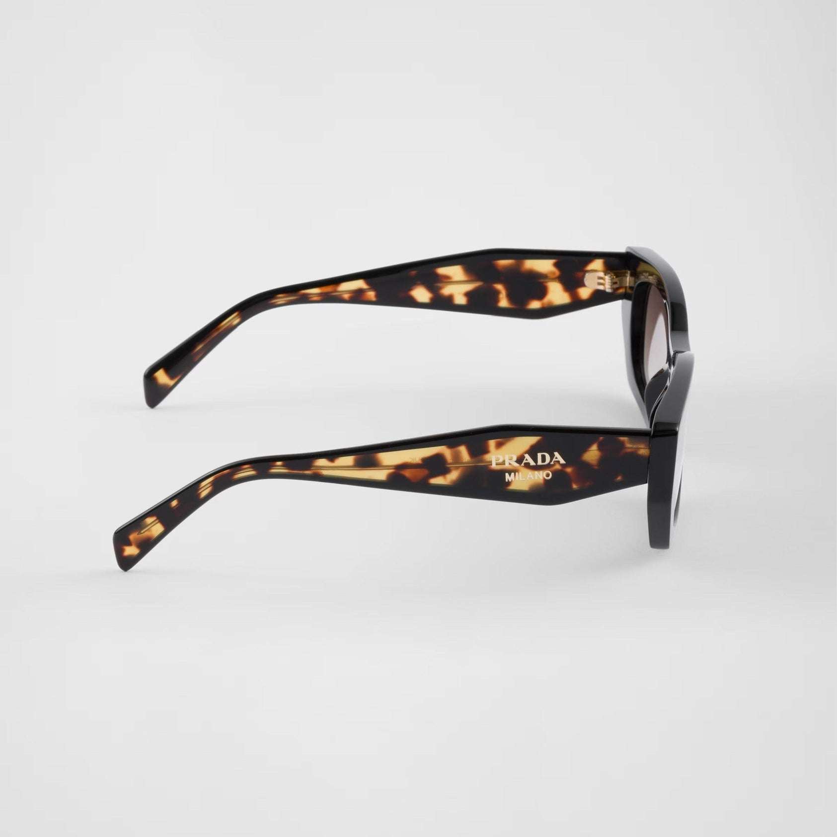 Image of PRADA - משקפי שמש לוגו