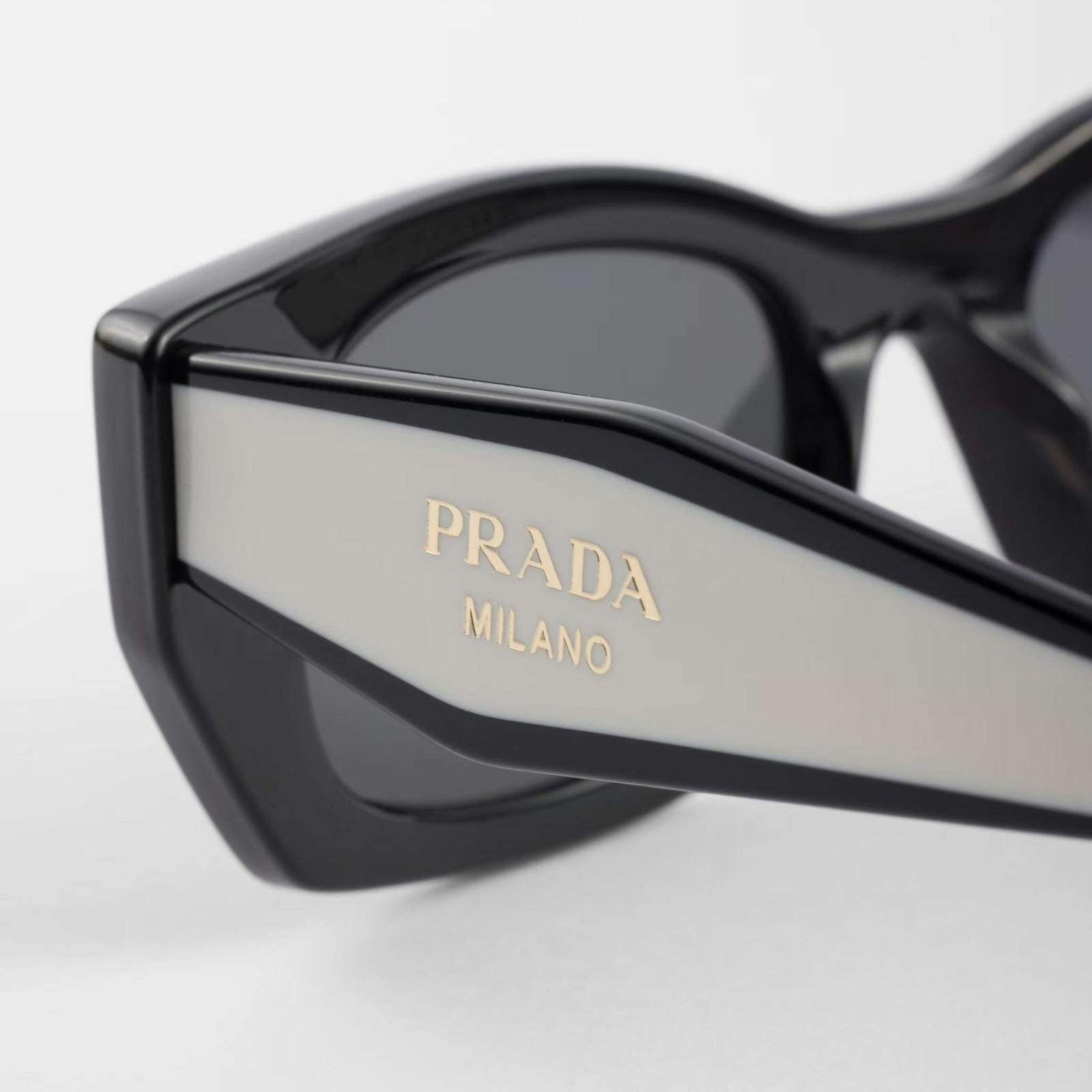 PRADA - משקפי שמש לוגו