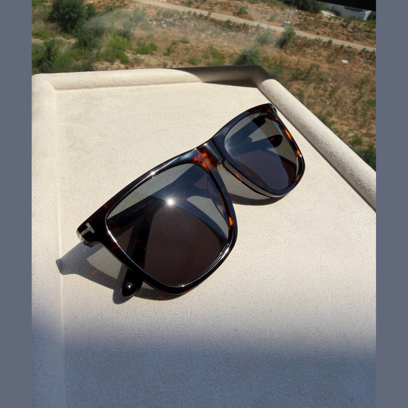 משקפי שמש TOM FORD