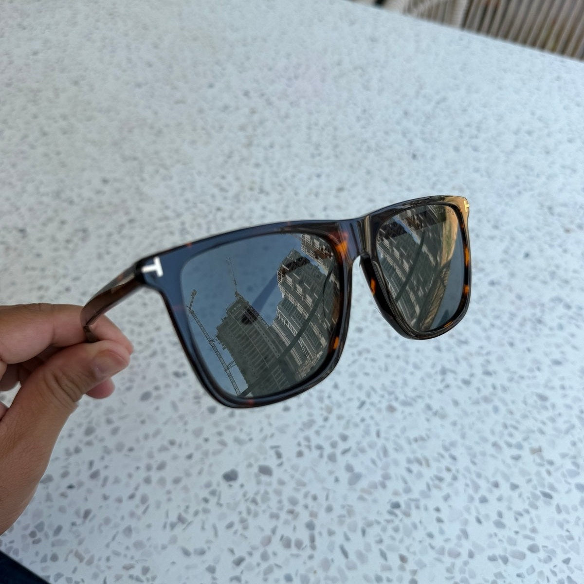 משקפי שמש TOM FORD
