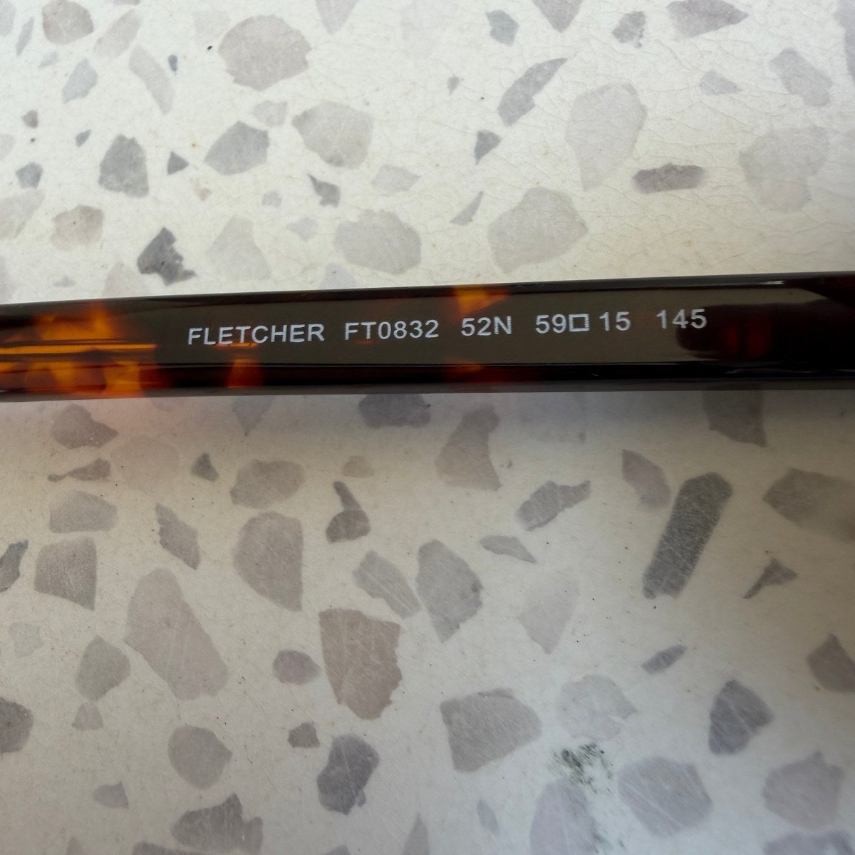 משקפי שמש TOM FORD