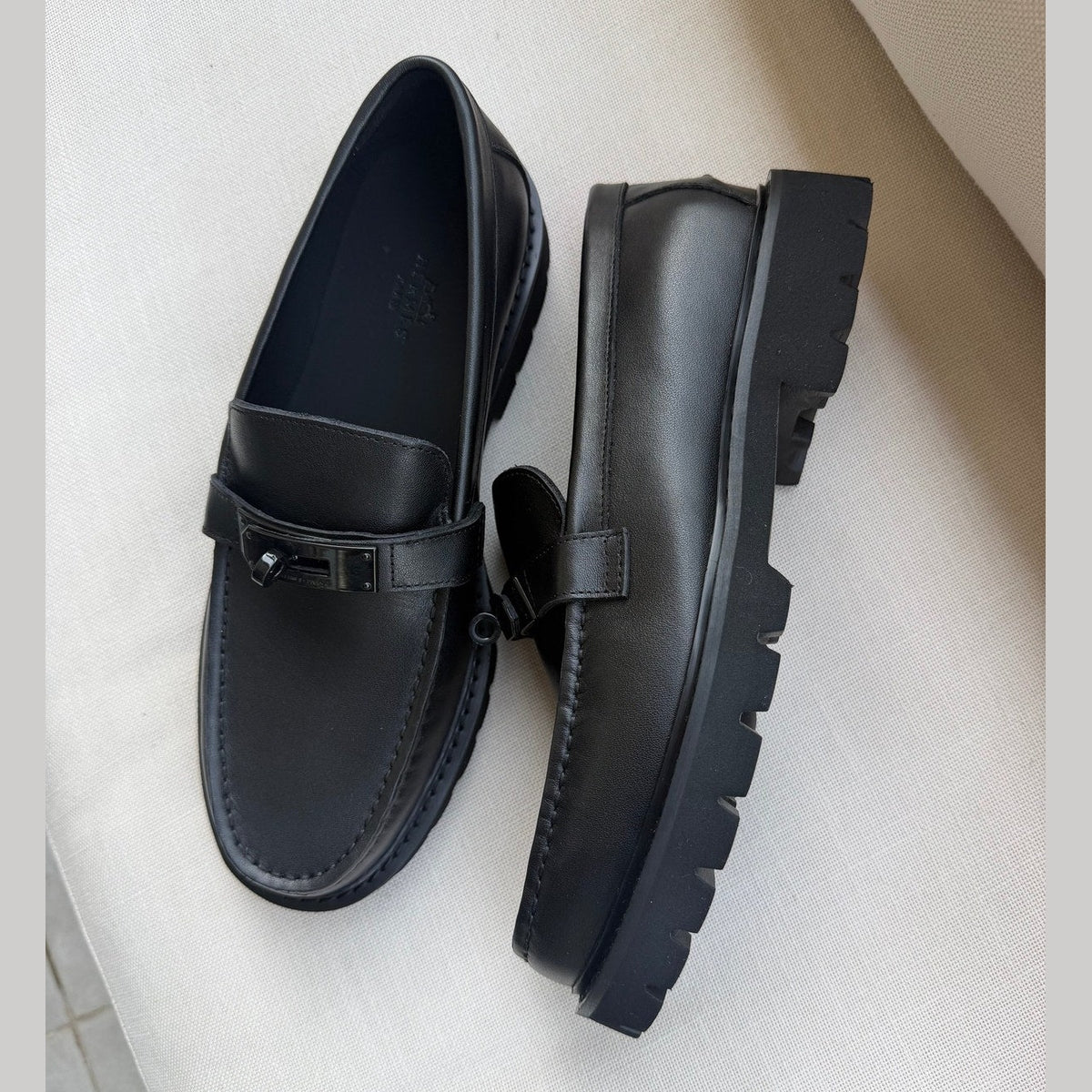 Hermes loafer במלאי