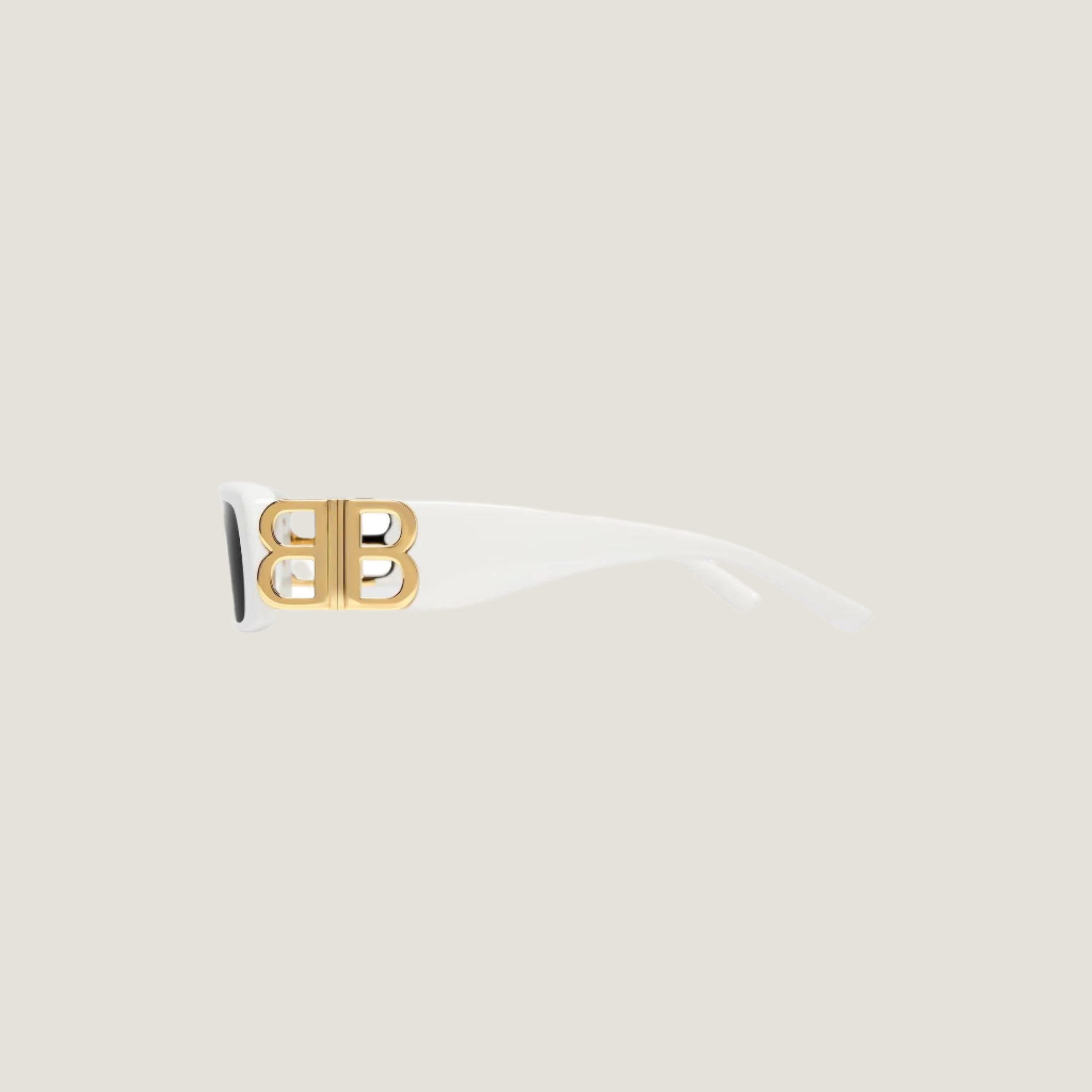 Image of משקפי שמש B עם מסגרת פלסטיק לבנה, רפידות אף מתכווננות והגנה מלאה מפני UVA/UVB.
