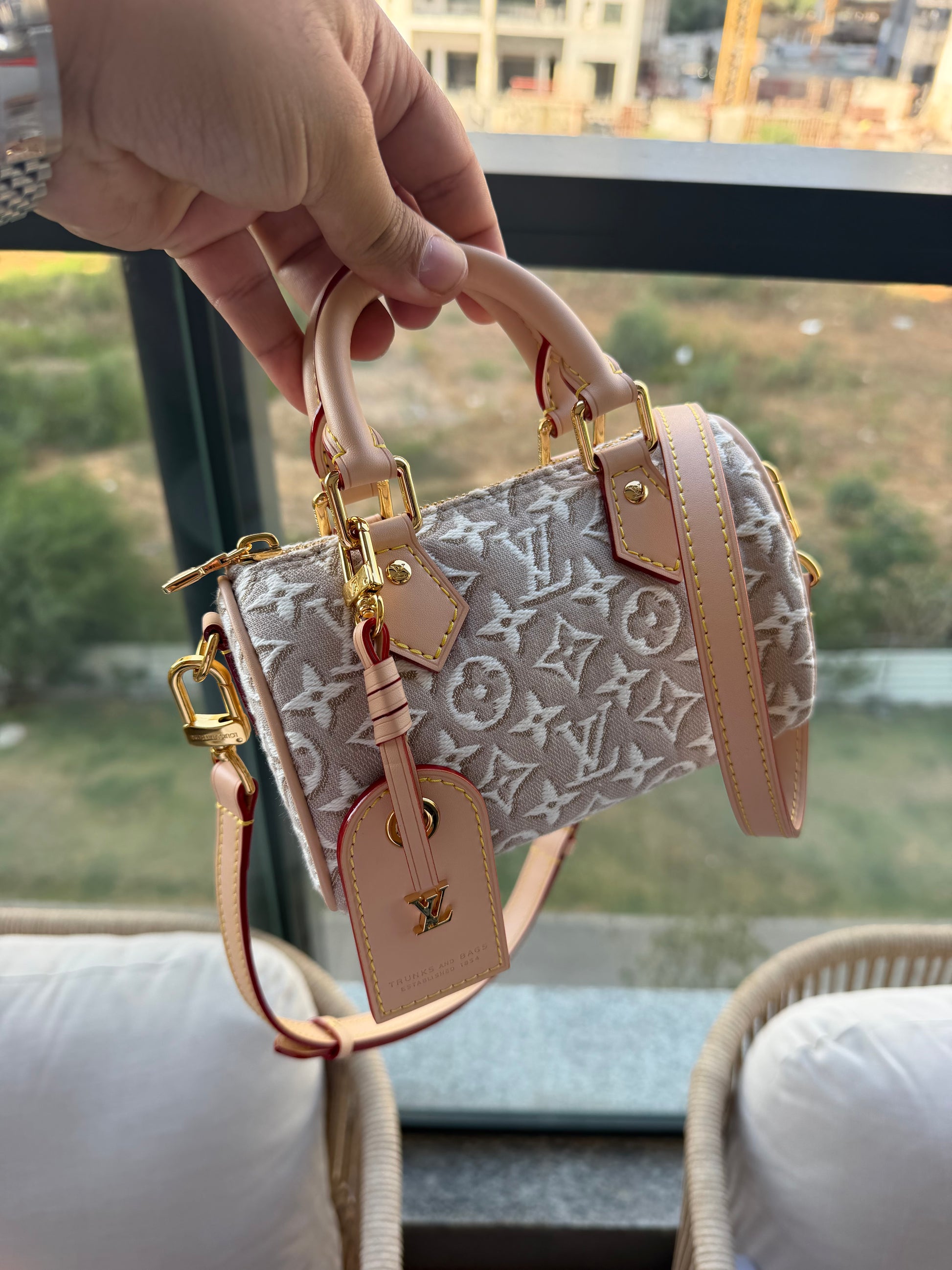 LV nano bag במלאי