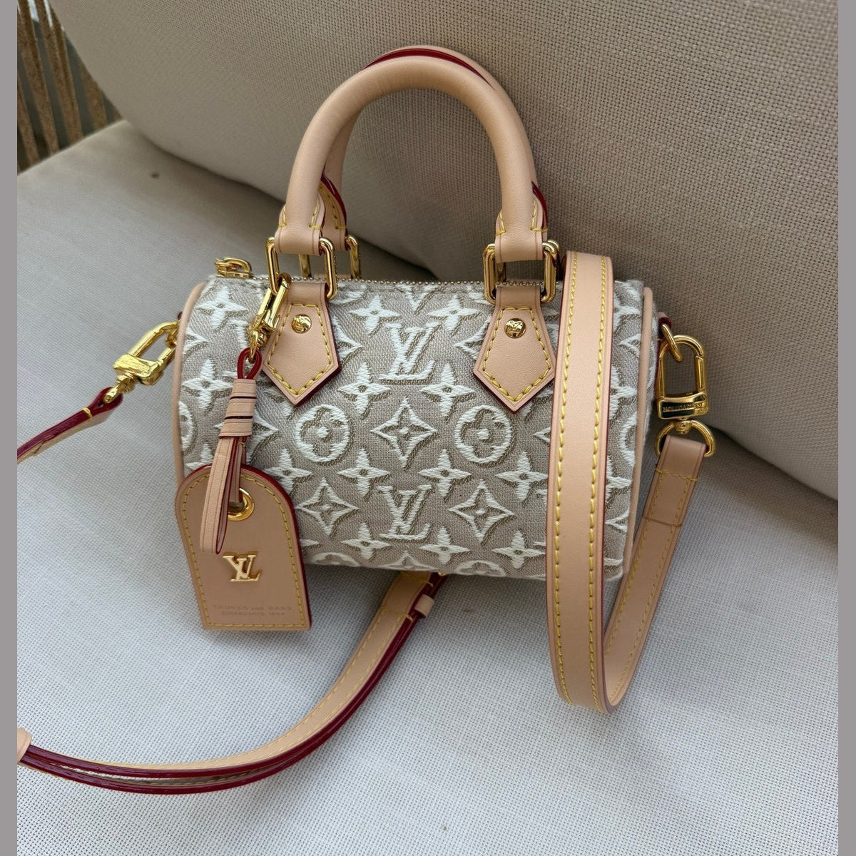 LV nano bag במלאי