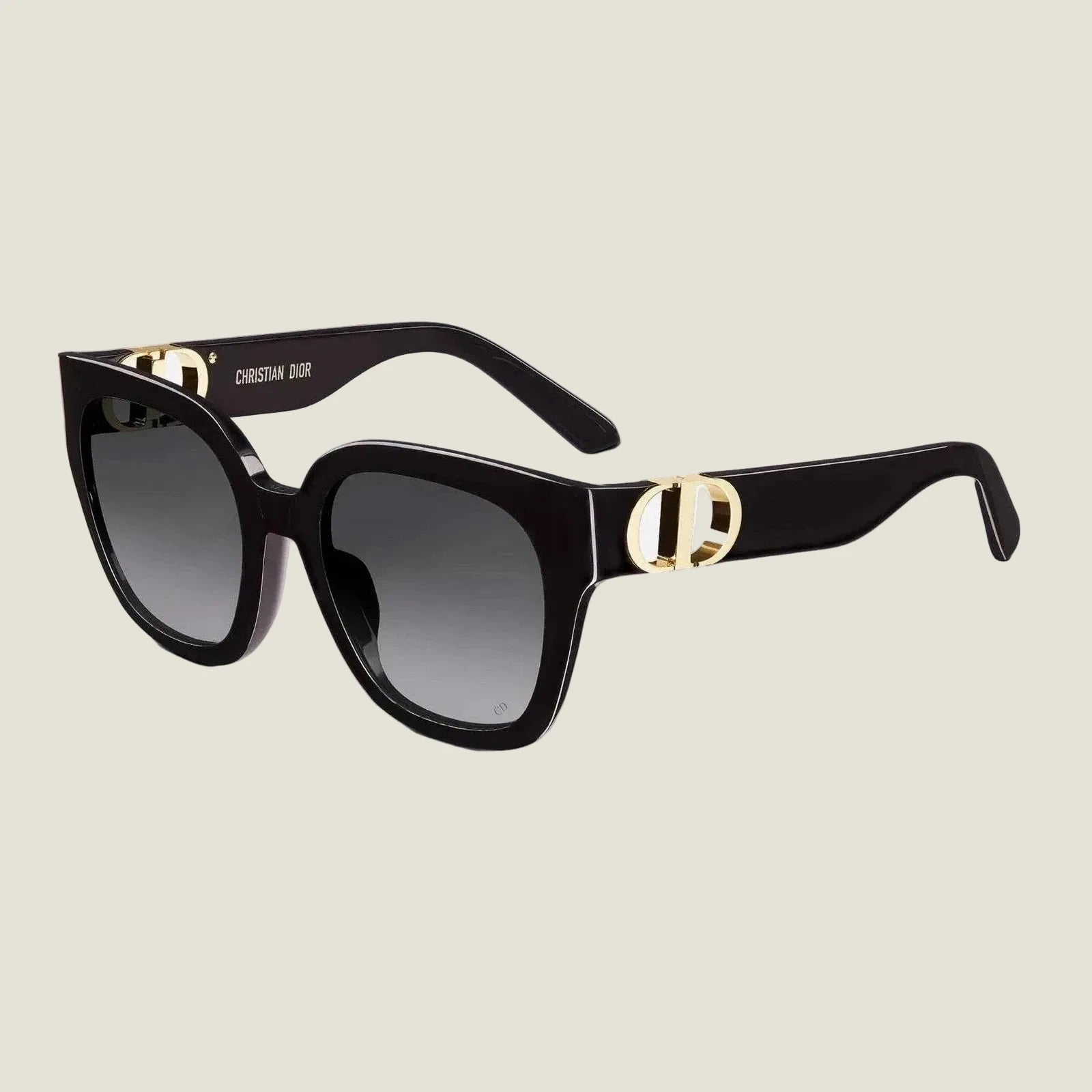 Image of Black plastic timeless sunglasses with adjustable nose pads, UVA/UVB protection, suitable for prescription lenses.