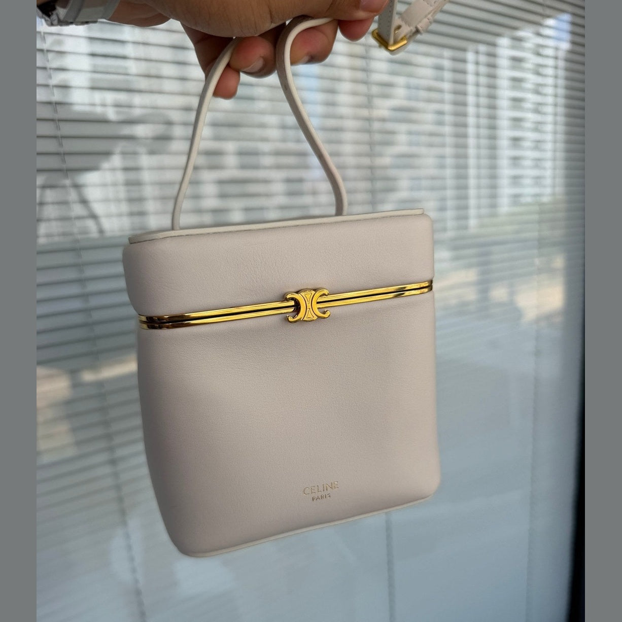 CELINE bag לבן במלאי