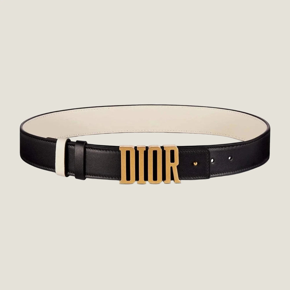 חגורת Dior מעור עם אבזם זהב, אלגנטיות מודרנית.