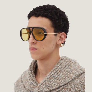 משקפי שמש B, מסגרת מתכת שחורה, הגנה UVA/UVB, רפידות מתכווננות.