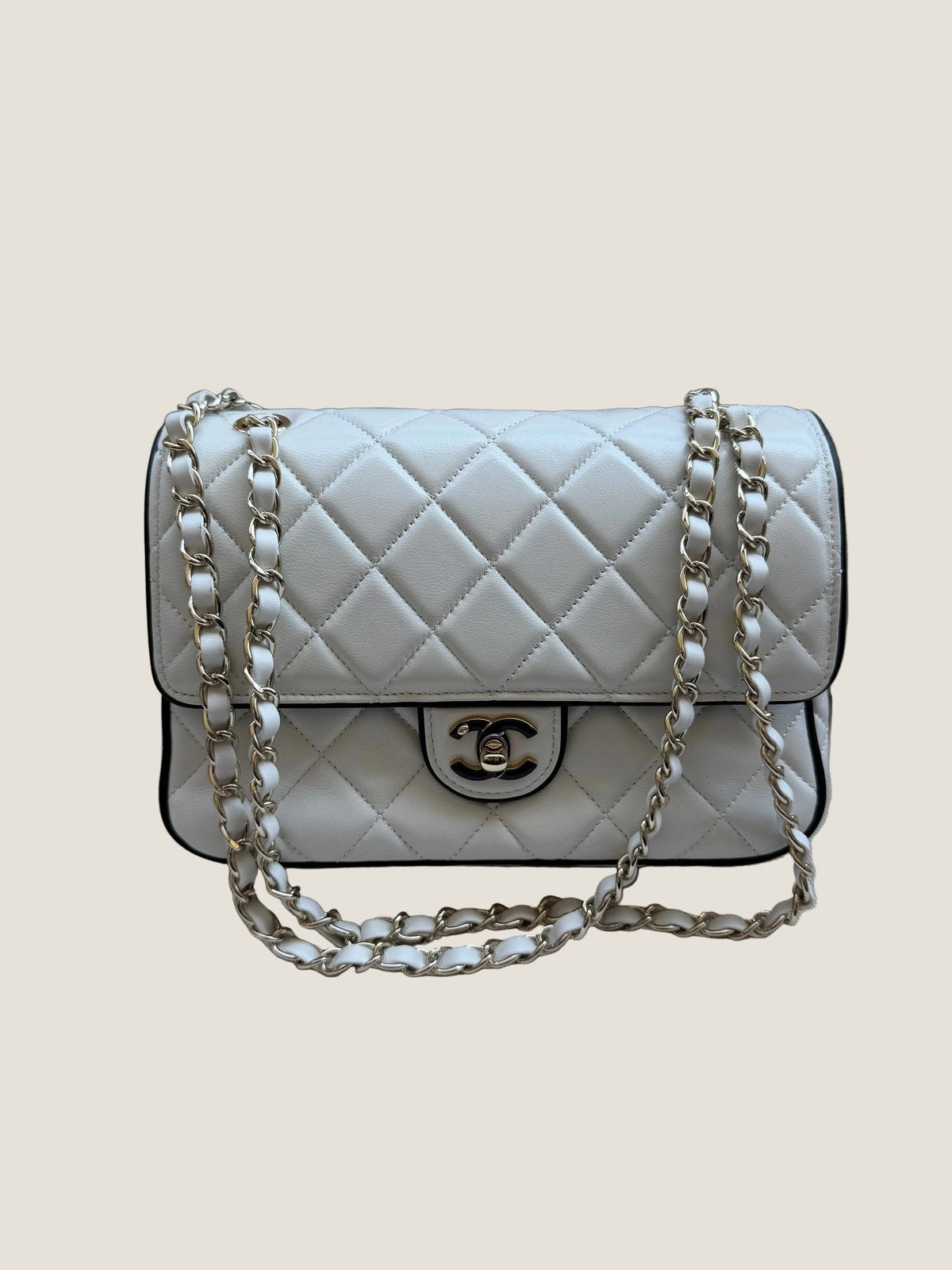 Image of Chanel bag 25 במלאי