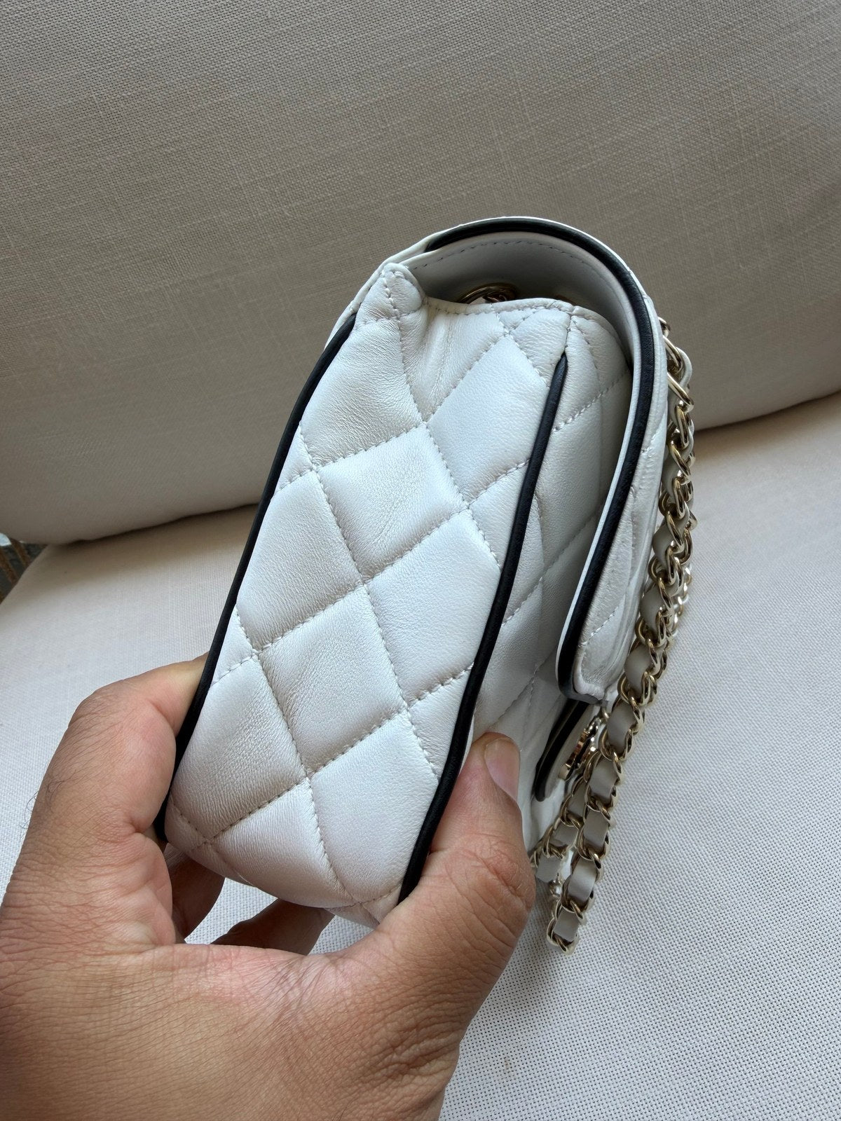 Image of Chanel bag 25 במלאי