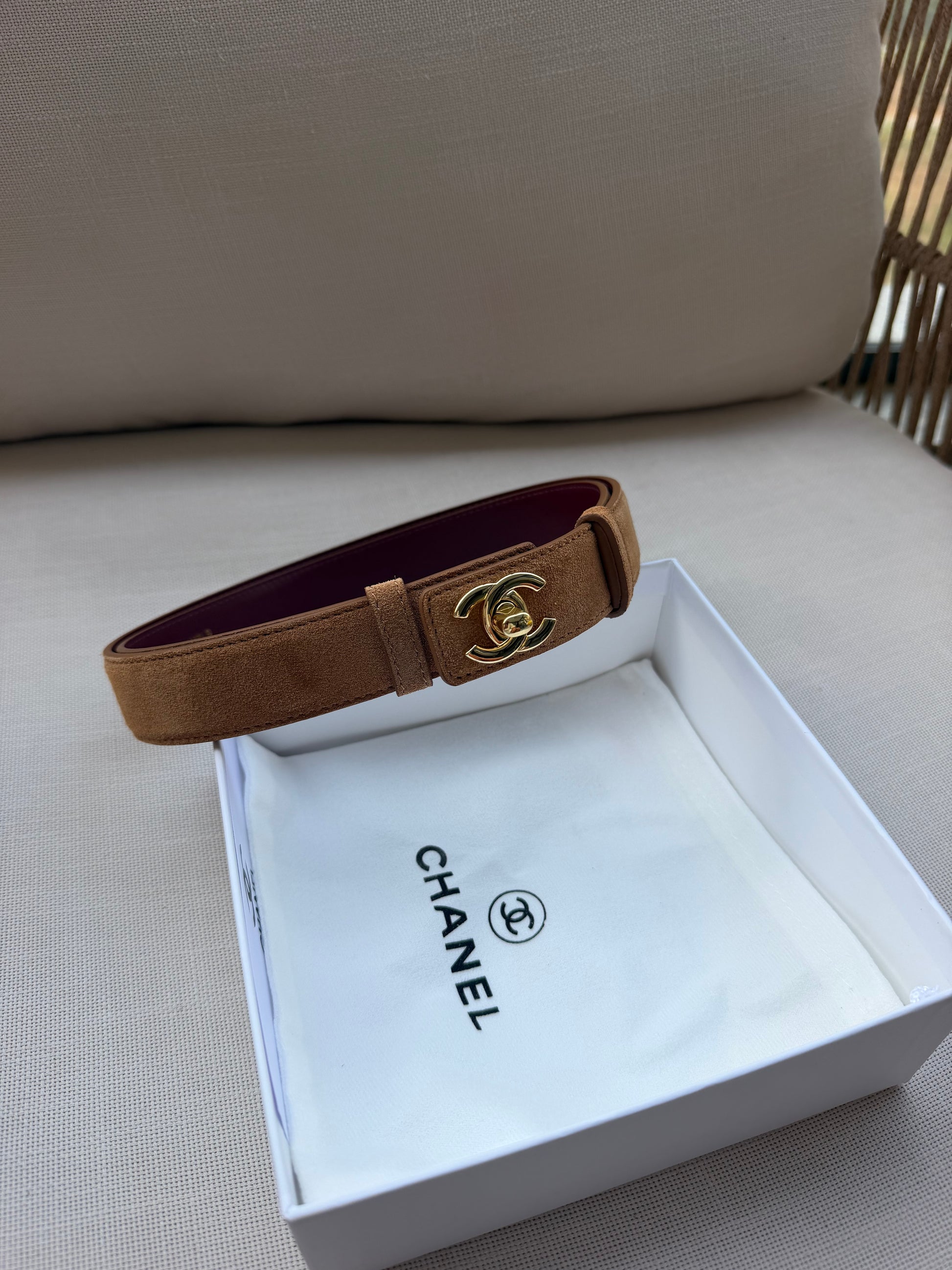 CHANEL חגורה נפתחת במלאי