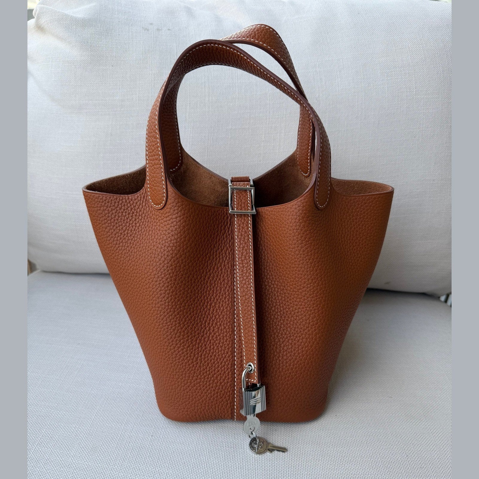 Image of Hermès Picotin 22 במלאי חום עם כסף