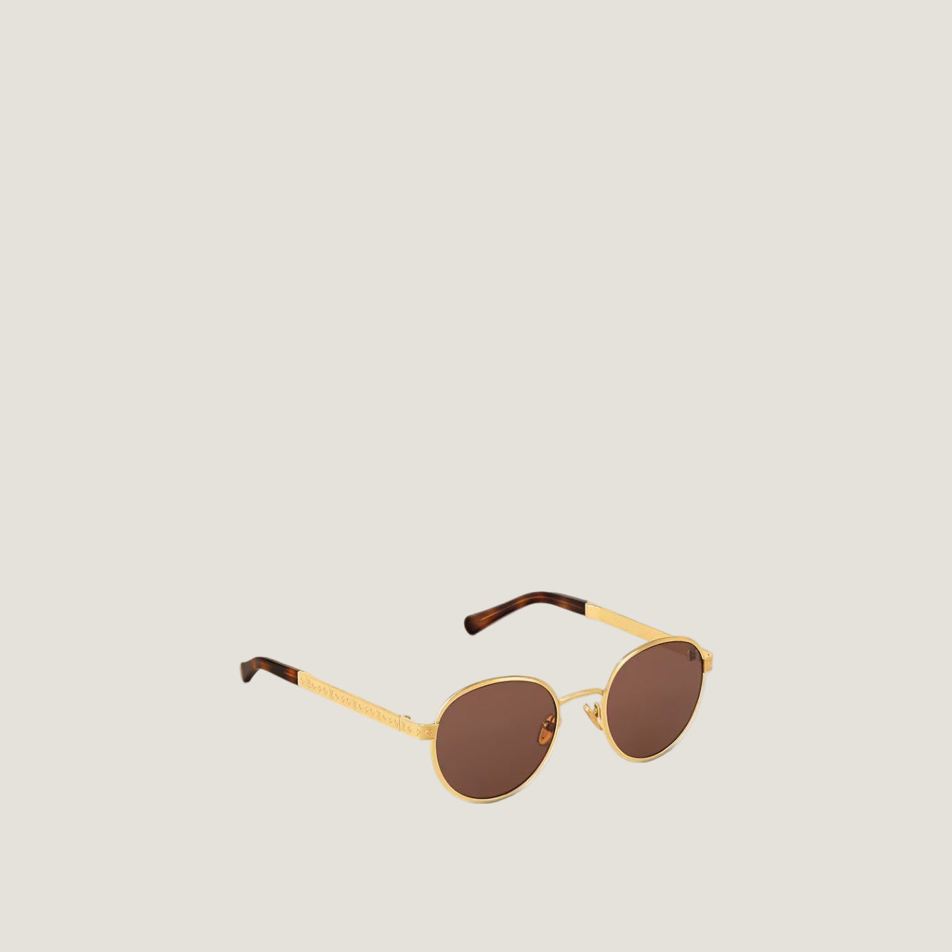 Image of Luxury women's sunglasses with classic and modern design, offering UV protection and comfort.