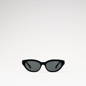 משקפי שמש LV שחורים עם מסגרת פלסטיק, הגנה UVA/UVB, רפידות אף מתכווננות.