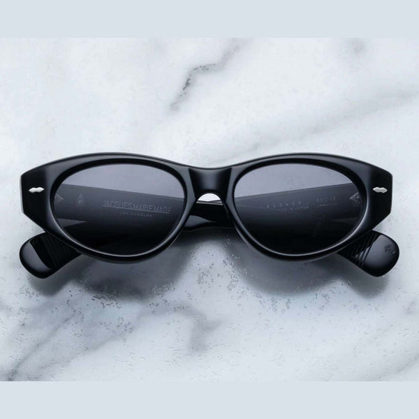 Jacques Marie Mage - KRASNER שחור, משקפי שמש, מסגרת פלסטיק, צבע שחור, הגנה UVA/UVB, רפידות אף מתכווננות, מראה אלגנטי, אריזה ייעודית.