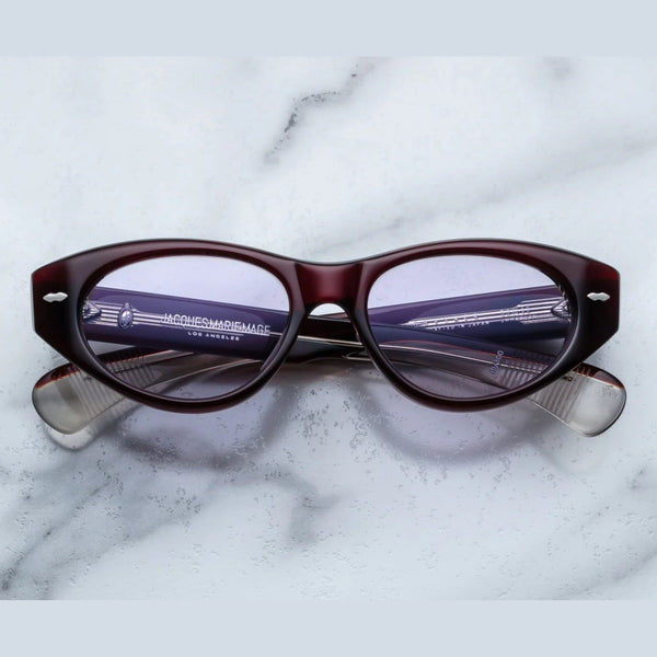 משקפי שמש Jacques Marie Mage KRASNER בצבע יין, מסגרת פלסטיק עם הגנה UV מלאה, רפידות אף מתכווננות.