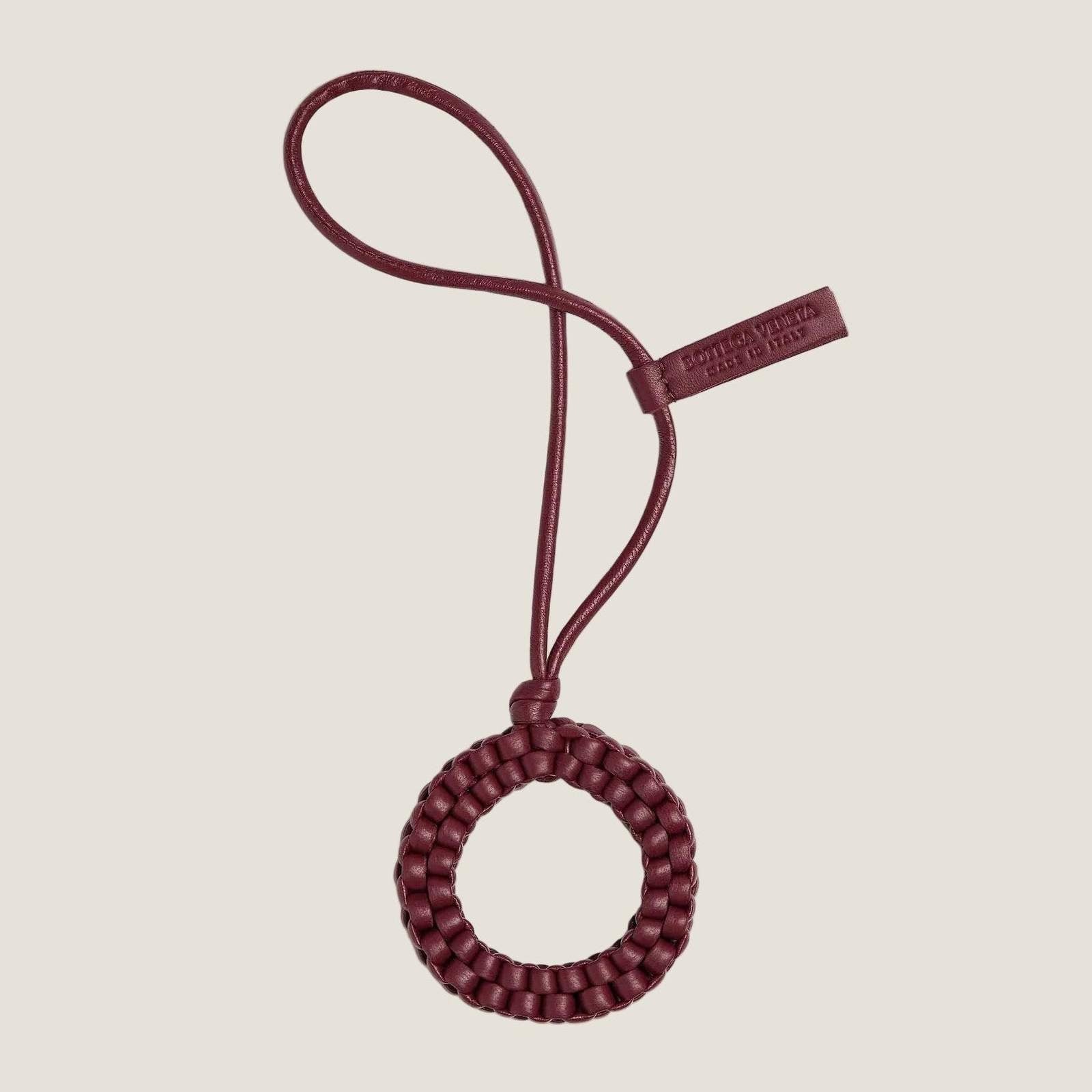 Image of בוטגה ונטה צ׳ארם אותיות