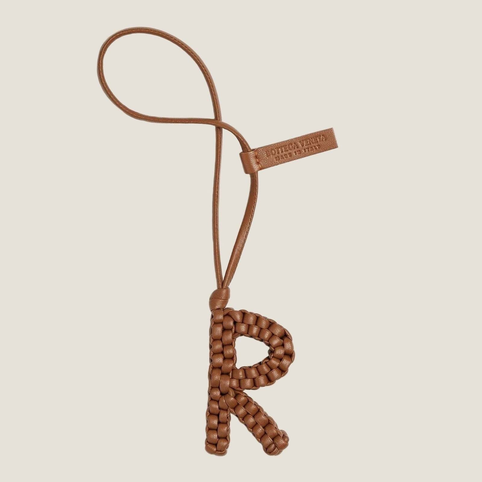Image of בוטגה ונטה צ׳ארם אותיות