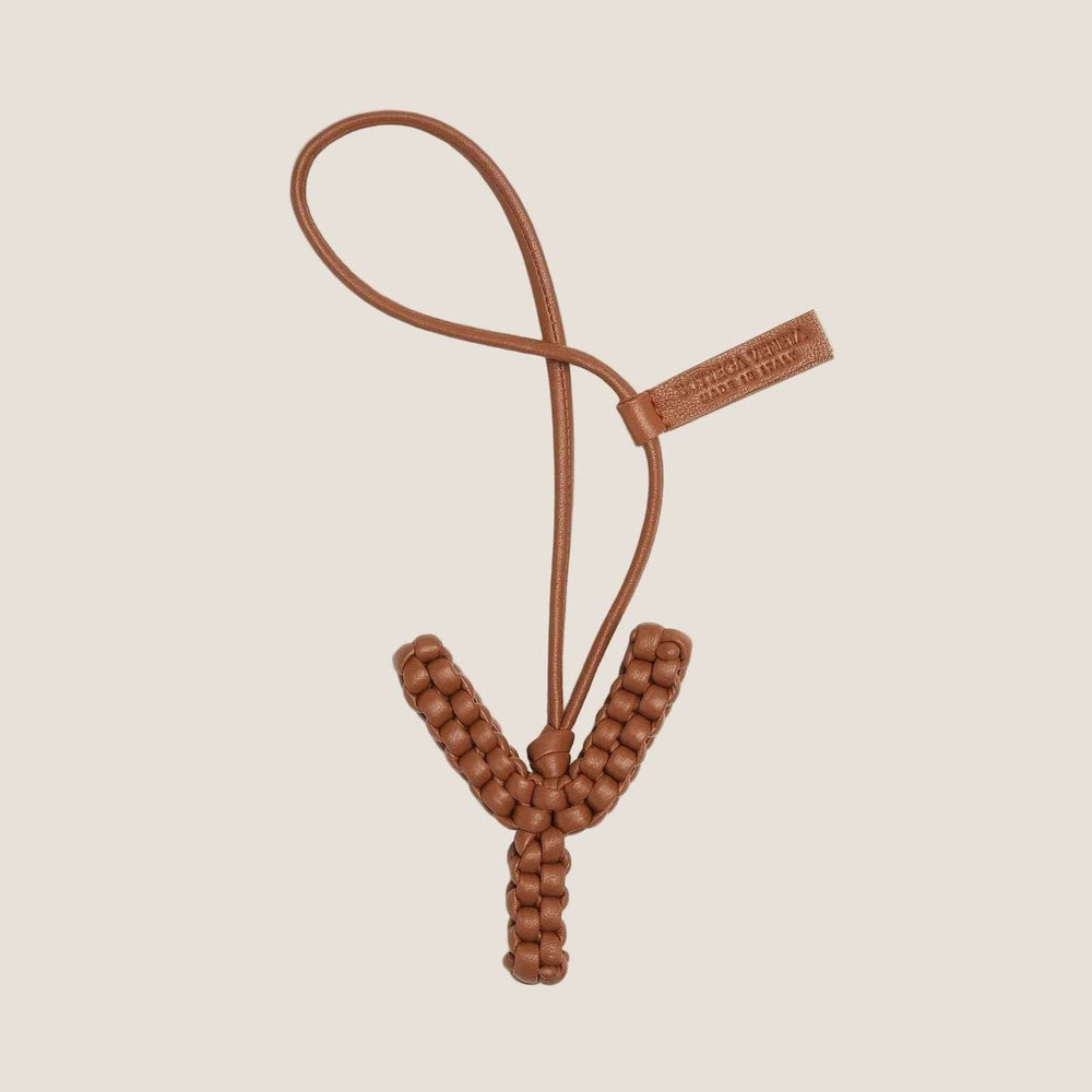 בוטגה ונטה צ׳ארם אותיות