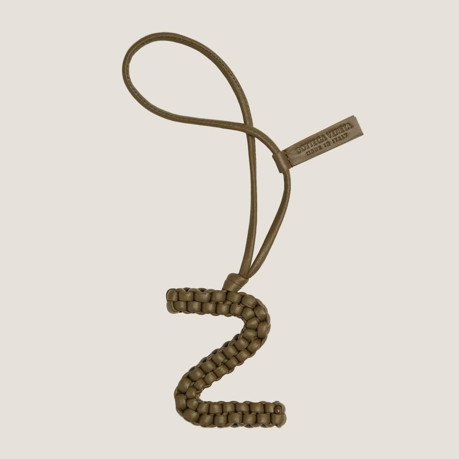 Image of בוטגה ונטה צ׳ארם אותיות