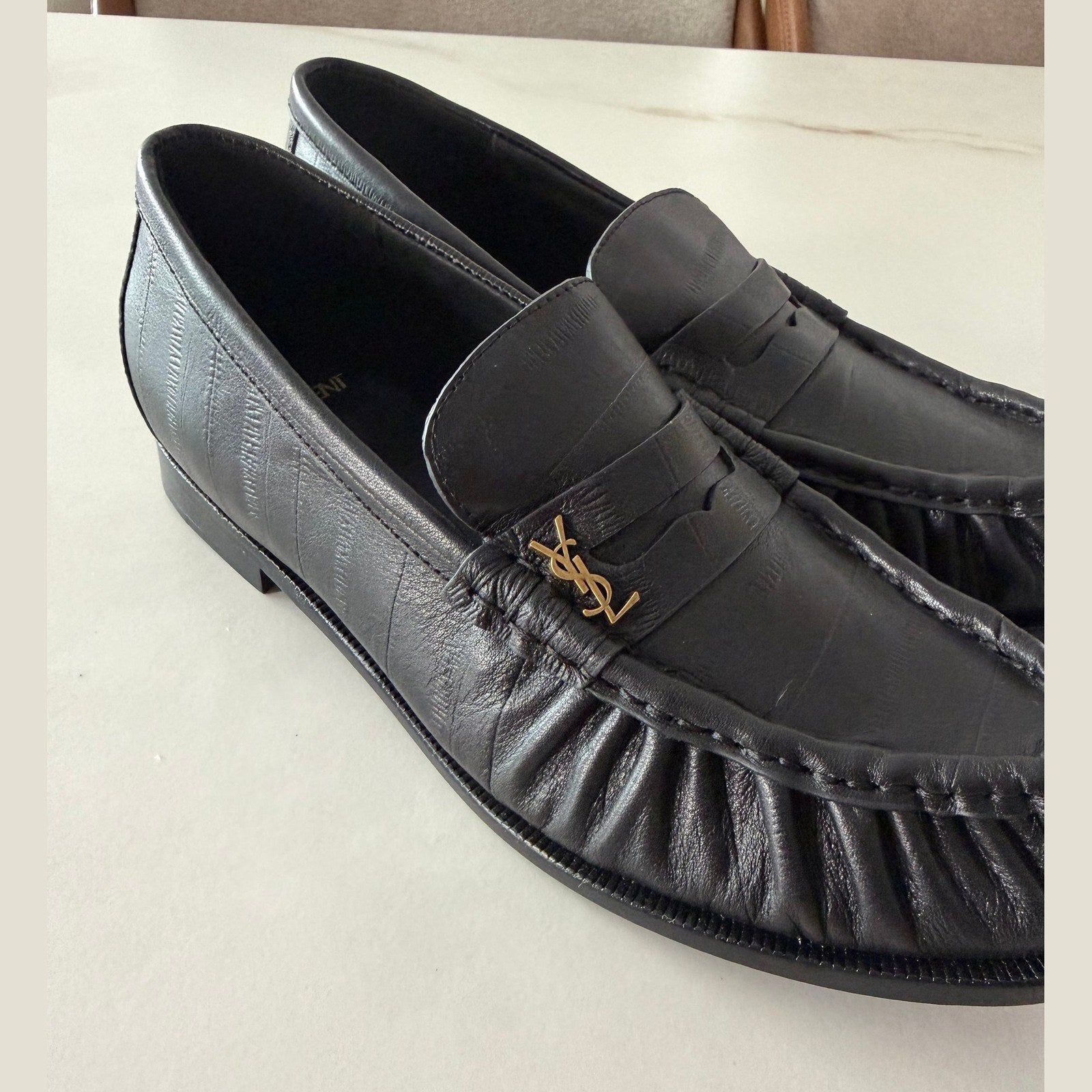 Image of Saint Laurent מוקסין שחור במלאי