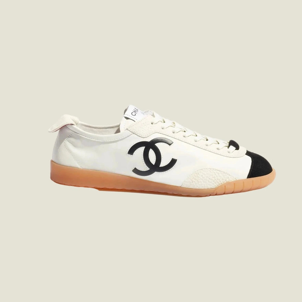 Chanel trainers במלאי לבן